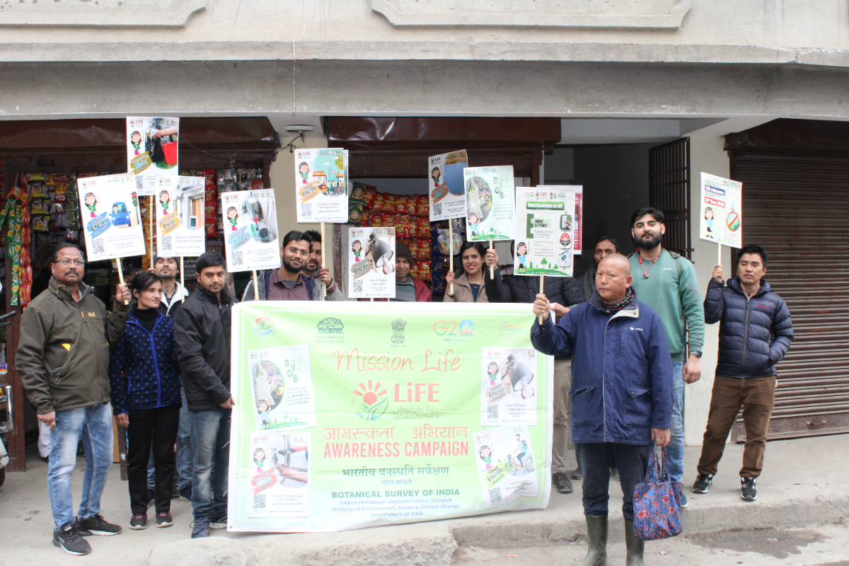 Sikkim Himalayan Regional Centre, Gangtok organized a special campaign among the general public and shop keepers in Tathangchen area, Gangtok as part of Mission Life on On 24.01.2023