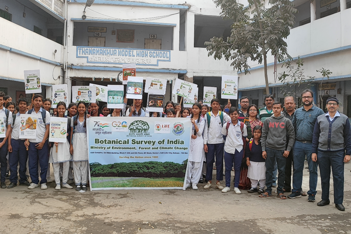 Central National Herbarium, Howrah visited Thanamakhua Model School High School, Howrah and sensitised more than 100 students under Mission LiFE campaign on 30.01.2023