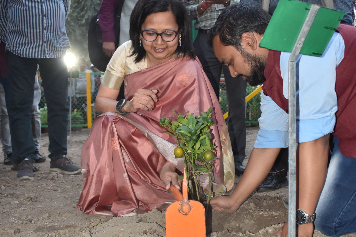 Inauguration Of Wild Edible Fruit section by Ms. Nameeta Prasad, MoEF&CC at AJCBIBG, Howrah, on 16.02.2024
