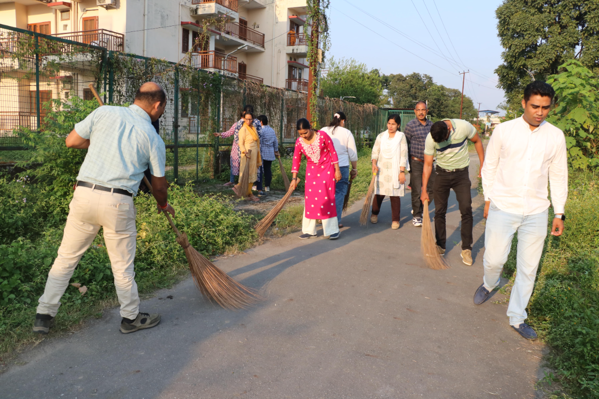 “स्वच्छता ही सेवा” सफाई अभियान बीएसआई, एनआरसी, देहरादून में 15.10.2025 को आयोजित किया गया।