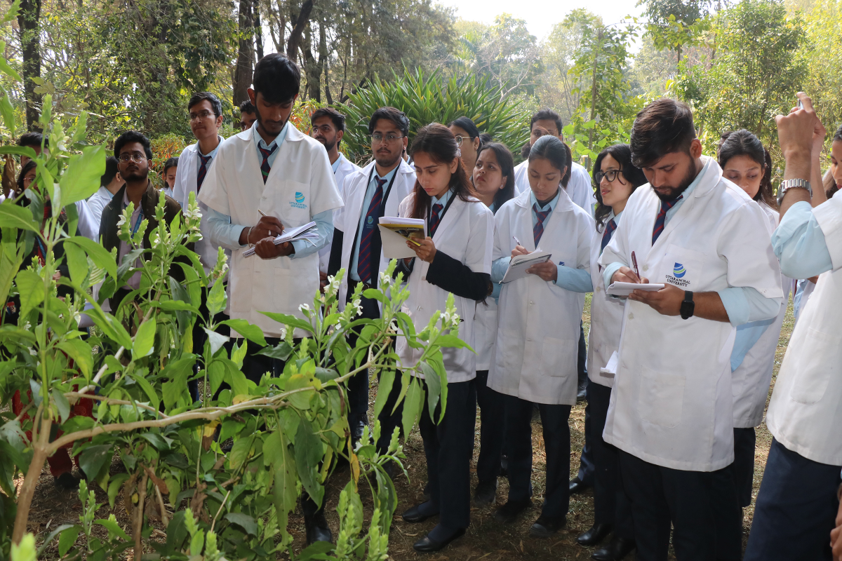 उत्तरांचल विश्वविद्यालय के उत्तरांचल इंस्टीट्यूट ऑफ फार्मास्युटिकल साइंसेज (यूआईपीएस) के छात्रों ने 25.02.2026 को देहरादून स्थित एनआरसी का दौरा किया