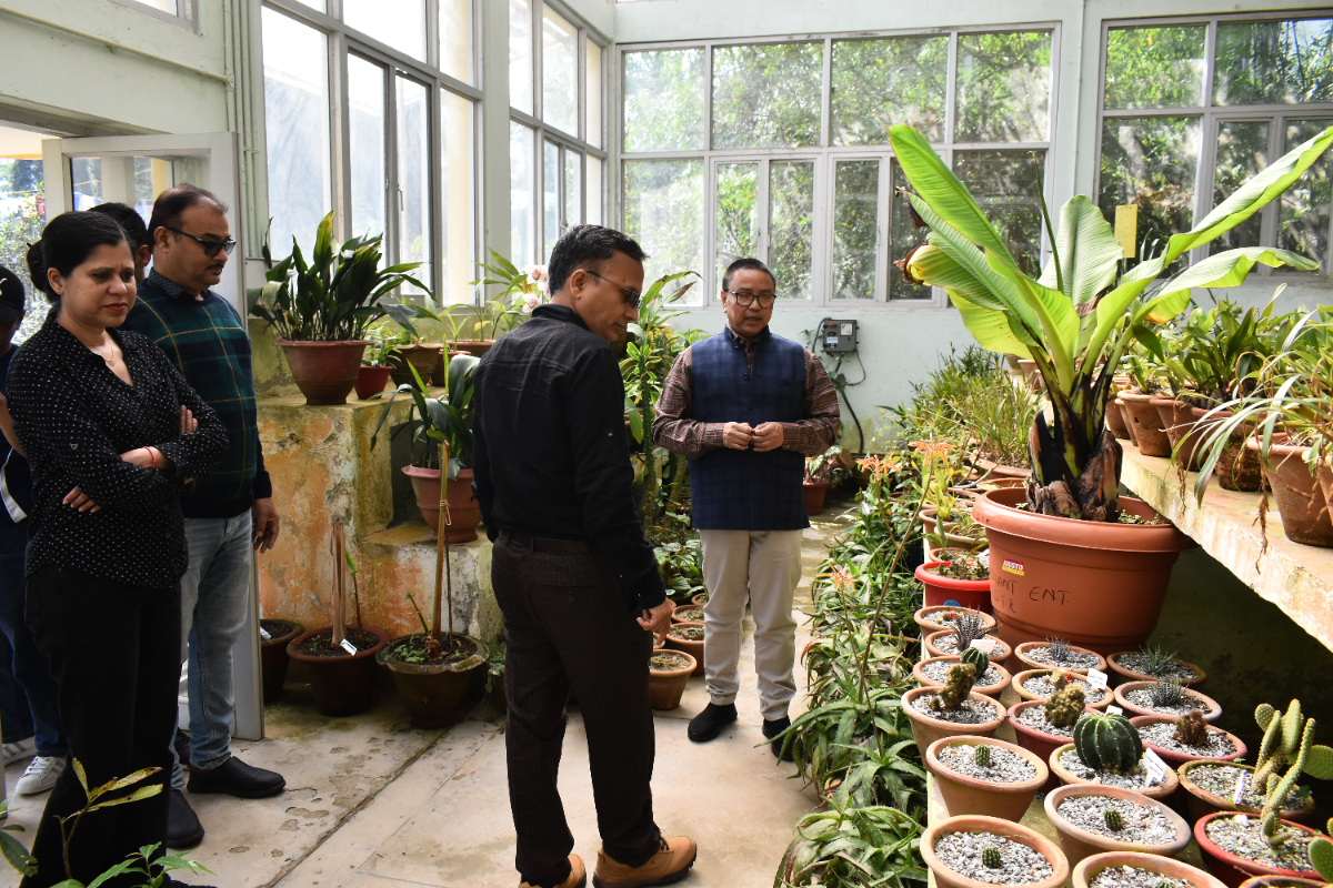 भारत सरकार के पर्यावरण, वन और जलवायु परिवर्तन मंत्रालय (MoEF&CC) के संयुक्त सचिव, श्री वेद प्रकाश मिश्रा ने 23.04.2026 को भारतीय वनस्पति सर्वेक्षण-सिक्किम हिमालय क्षेत्रीय केंद्र (BSI-SHRC), गंगटोक का दौरा किया।