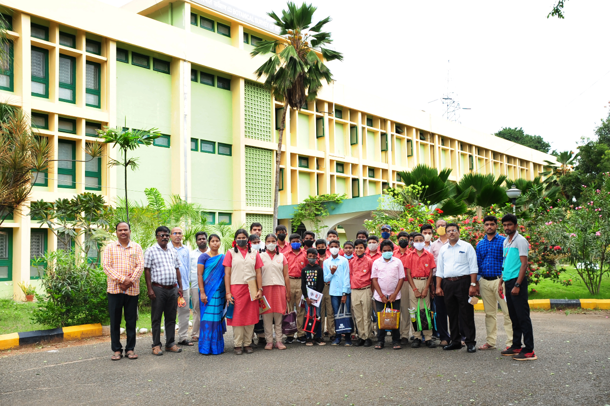 Students & Teachers of Nehru Vishwavidyalaya at the BSI, SRC, Campus