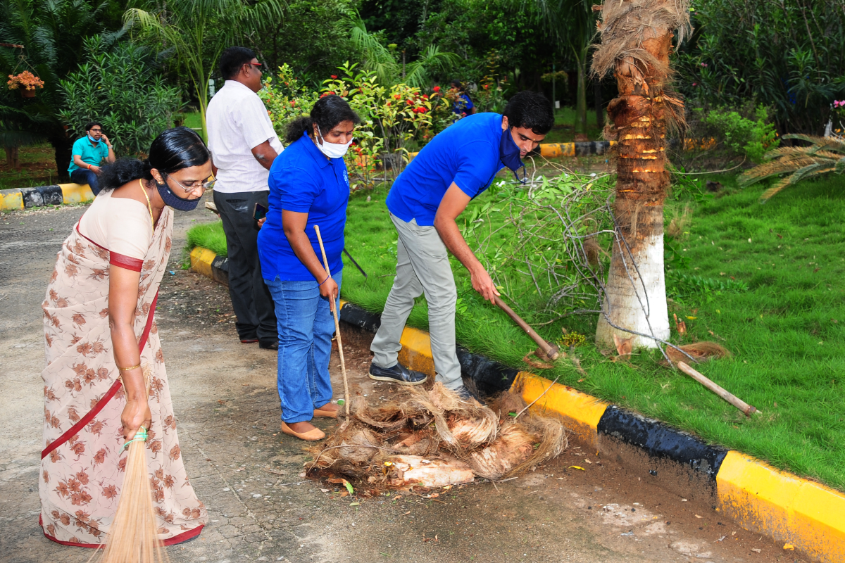 Cleaning drive in progresss on the eve of Ek Bharat Harit Bharat