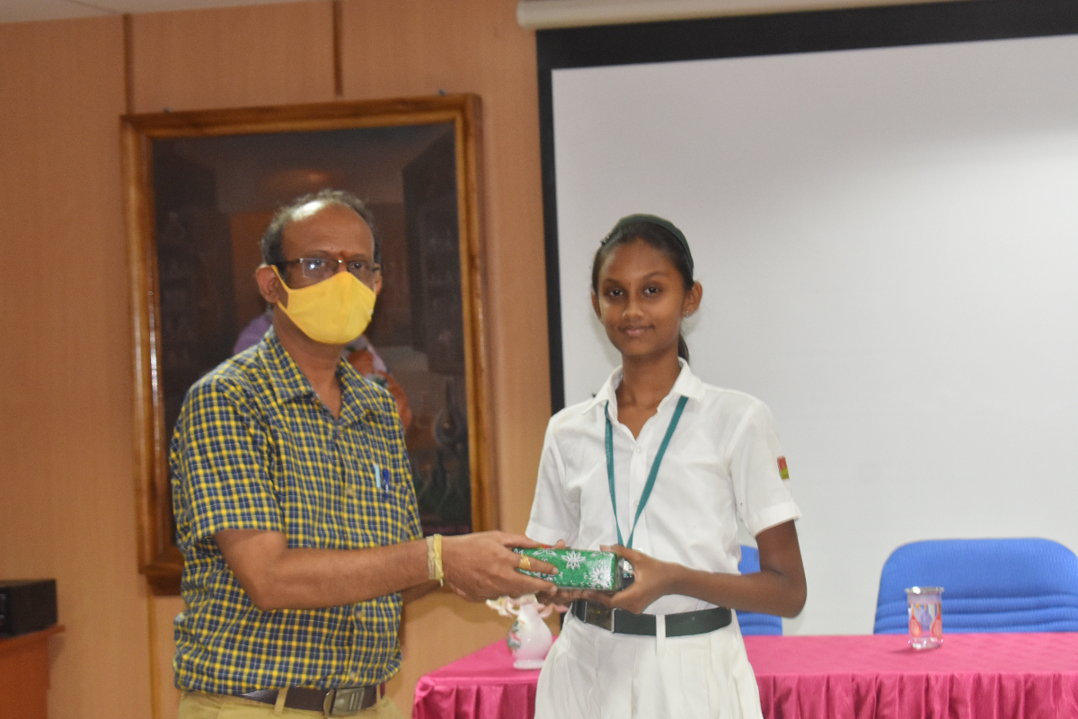Winner of Delhi Public School receiving the IIIrd Prize from Dr. V. Sampath Kumar.