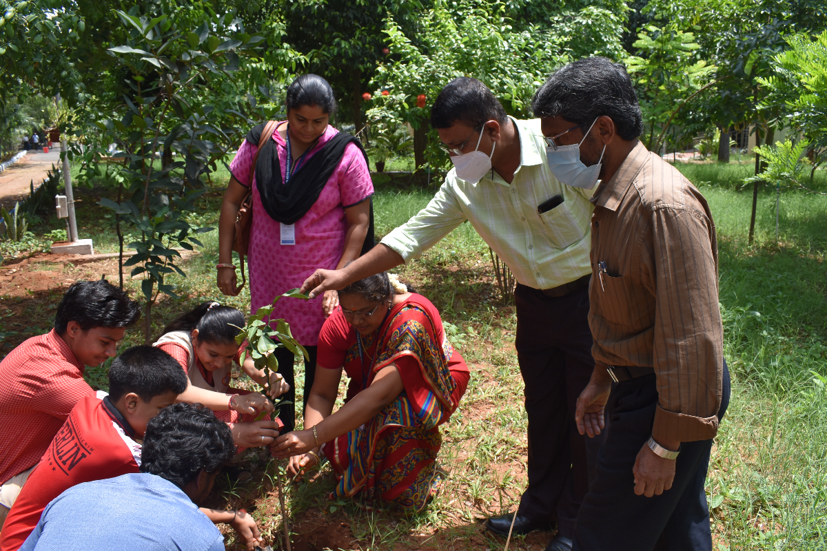 Teachers and Students of Nehru Vidyalaya carrying out the plantation of Saplings at WED-2022.